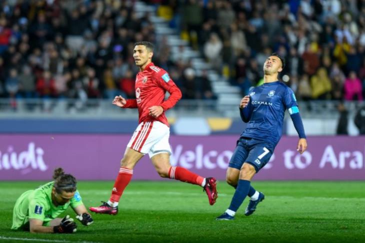 الأهلي وأوكلاند